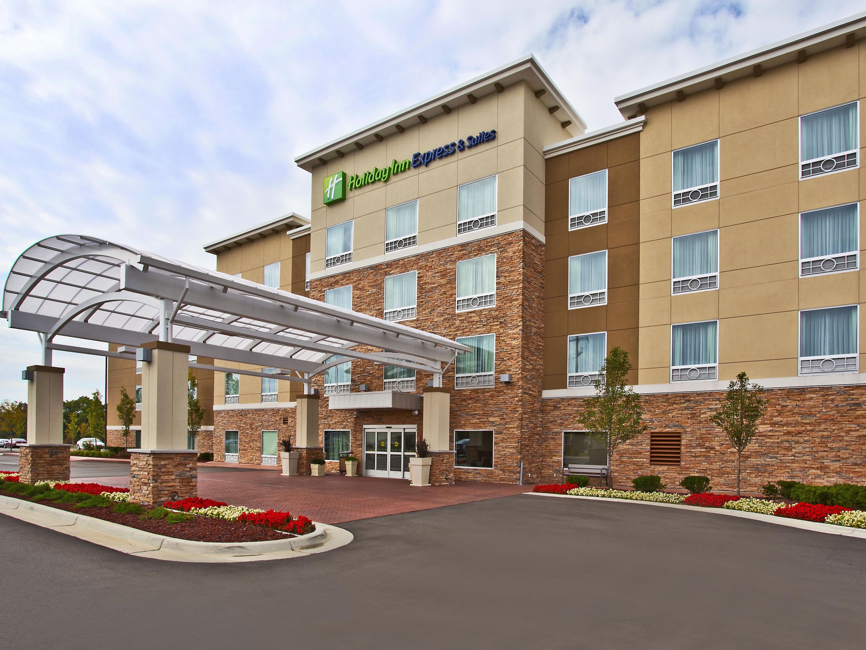 Holiday Inn Express Ann Arbor West exterior shot